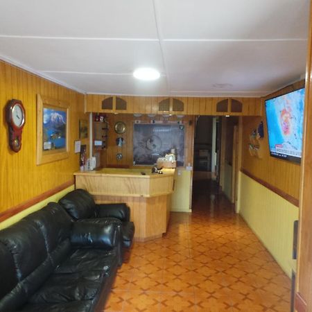 Hostal South Wind I Puerto Natales Buitenkant foto